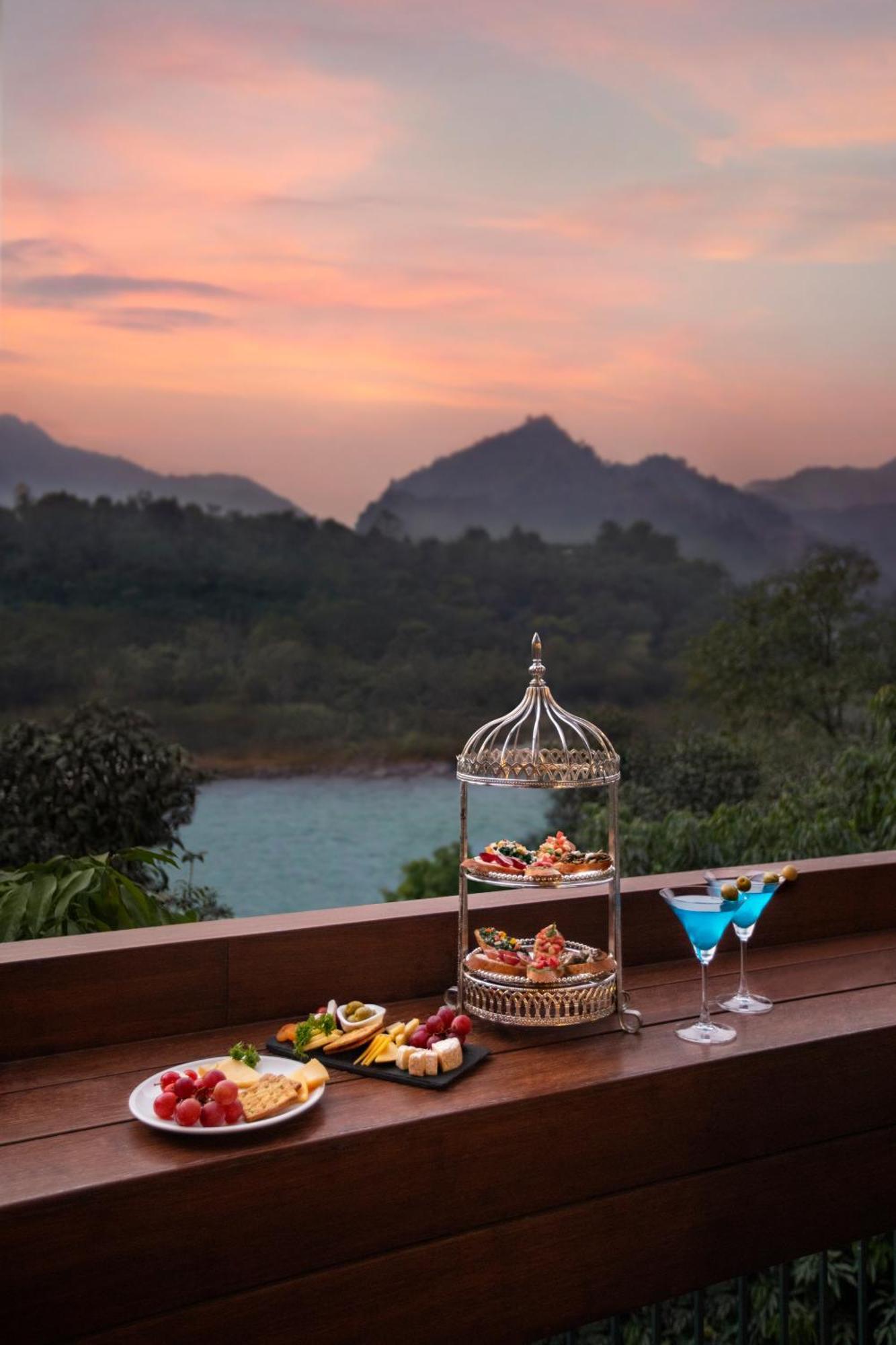 Anand Kashi By The Ganges Rishikesh - Ihcl Seleqtions Hotel Sirasu Exterior photo